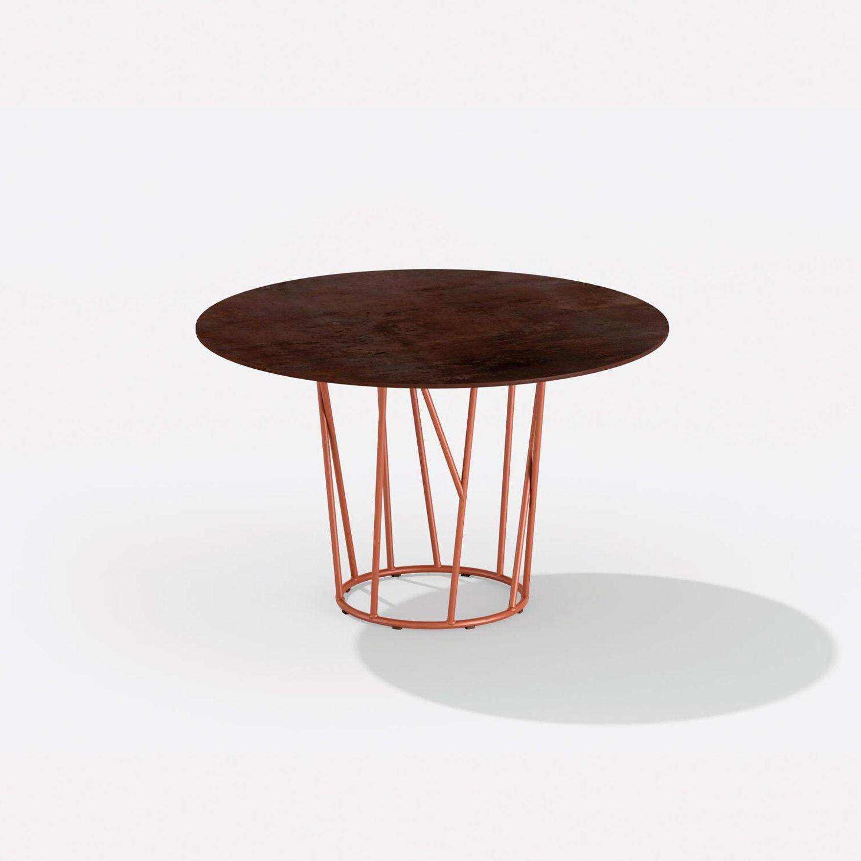 Wild | Round table with top in porcelain stoneware