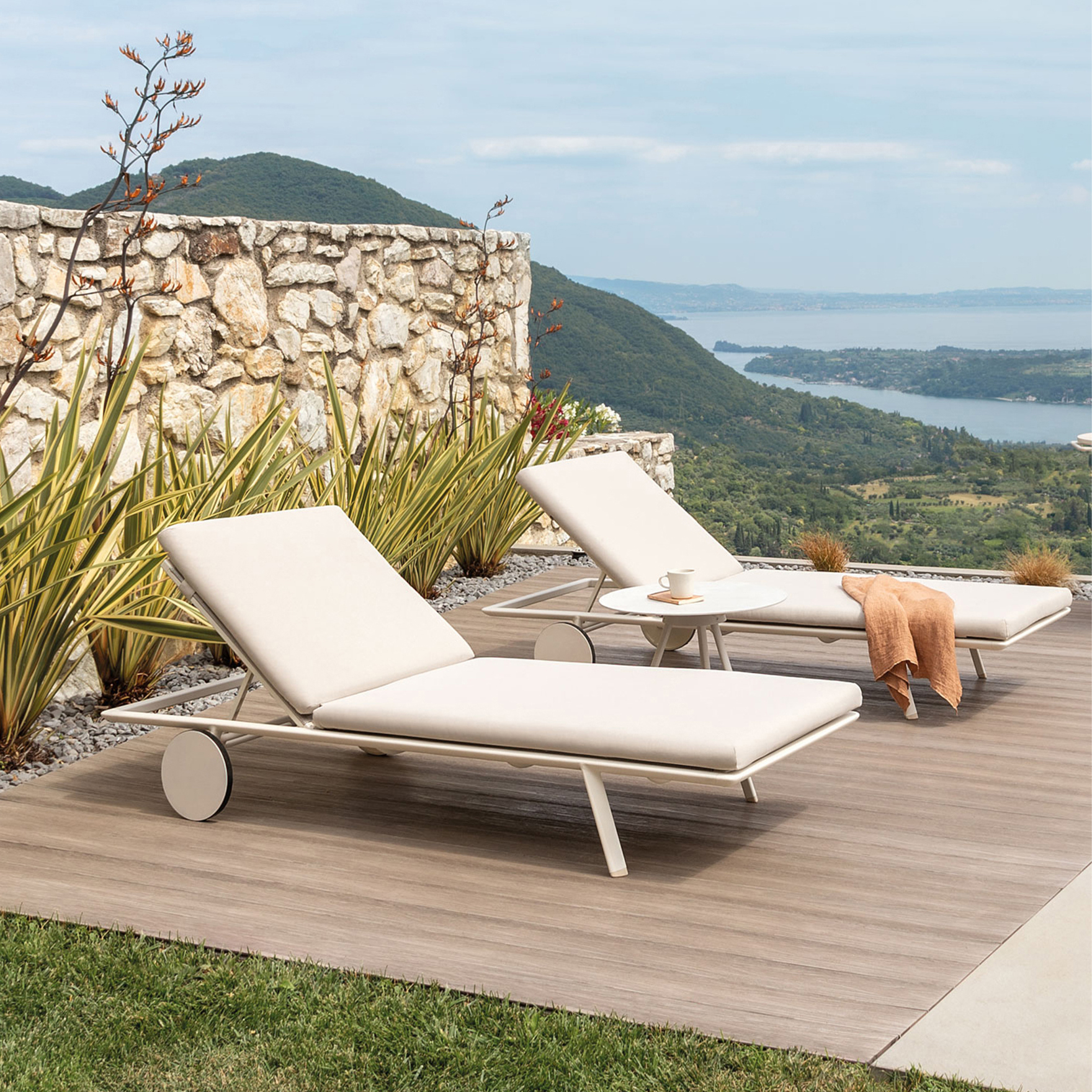 ZEBRA SUNLOUNGER