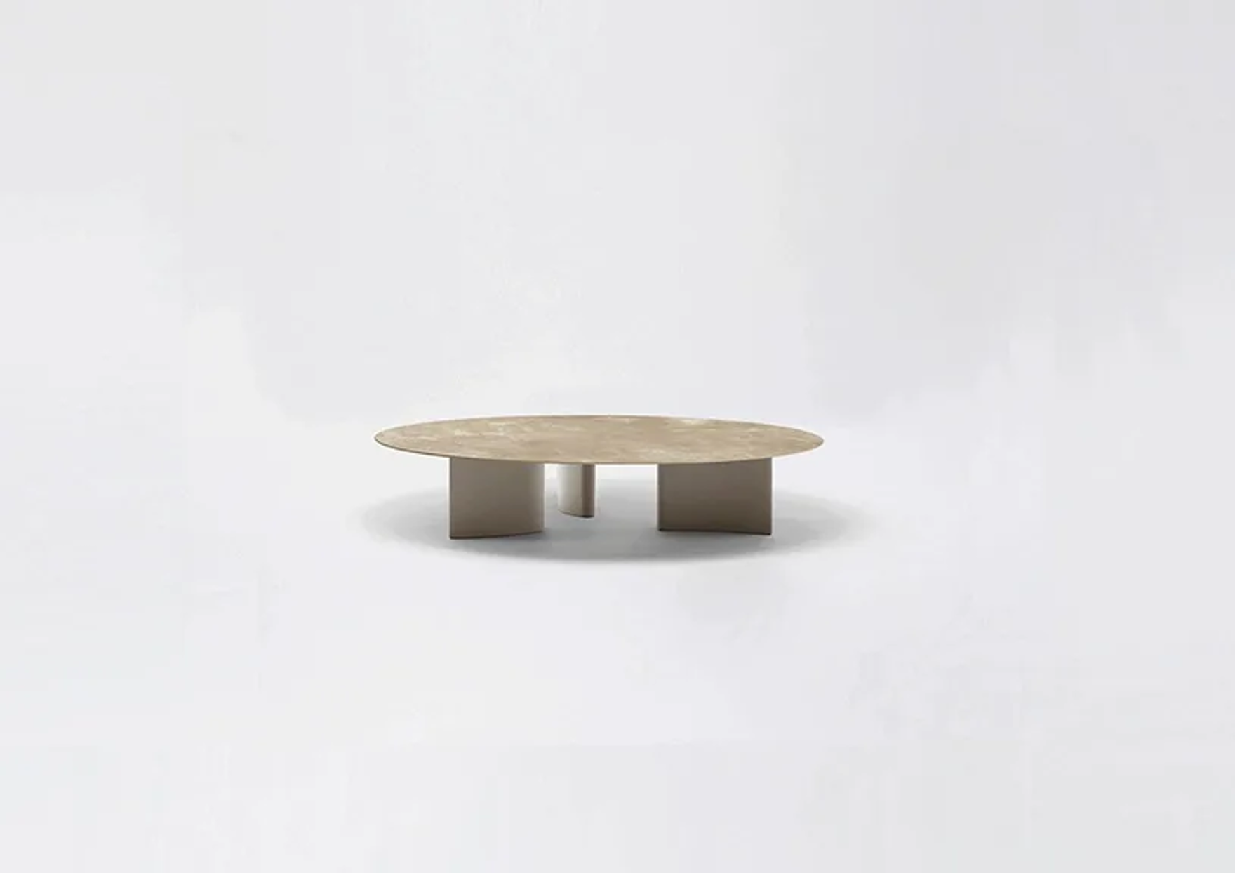 Naca | Low round table with top in porcelain stoneware ø 80/120 x h 21 cm