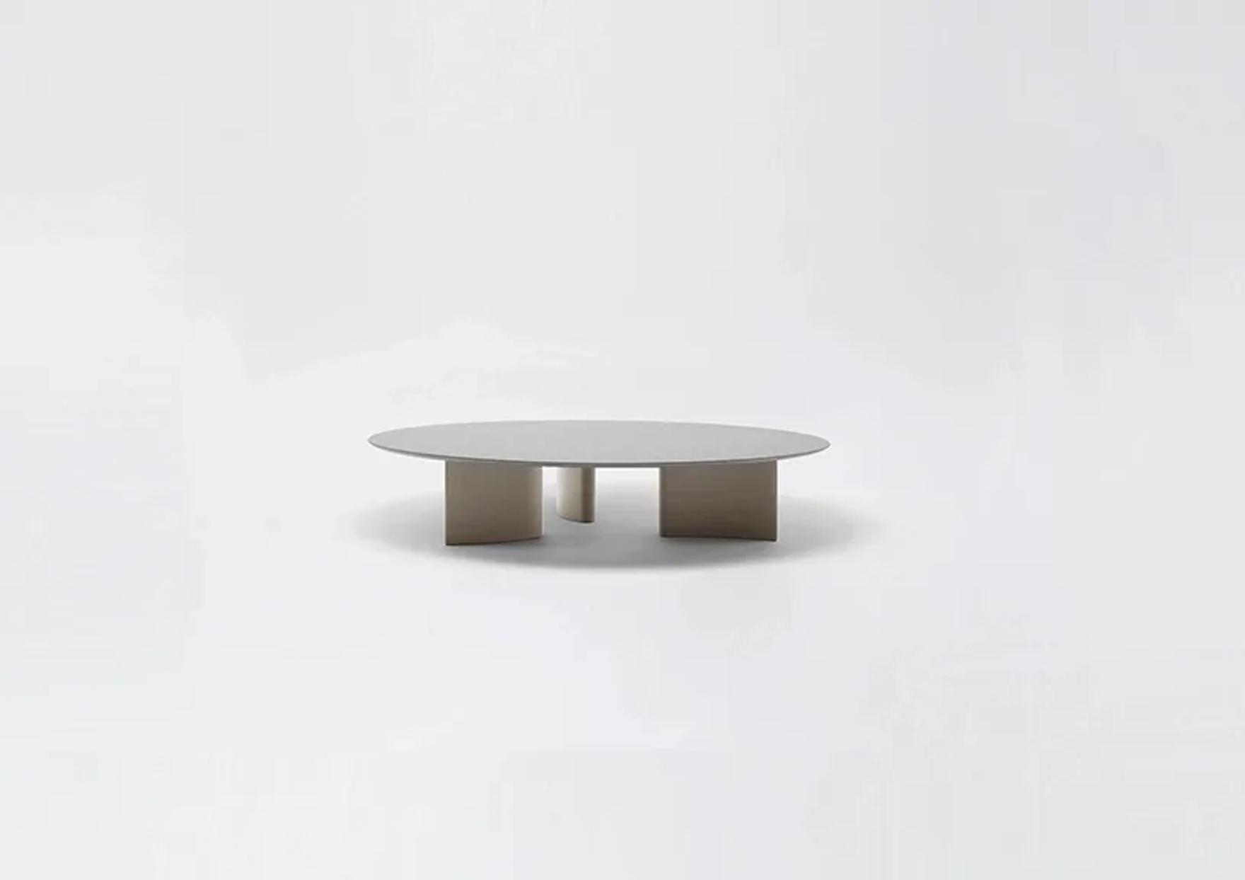 Naca | Low round table with top in speckled aluminium ø 80/138 x h 20 cm