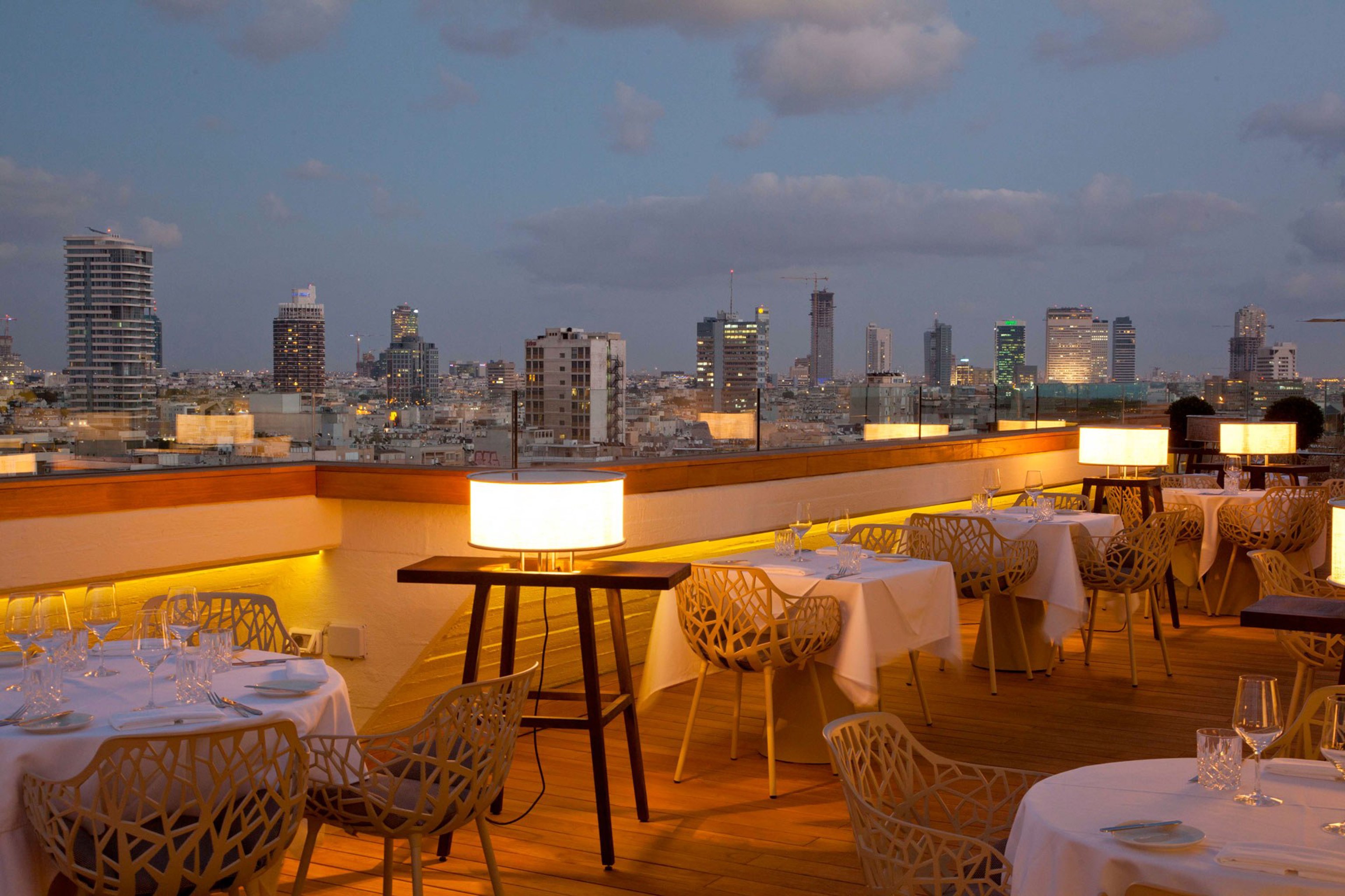 Fast Hotel Carlton Tel Aviv copertina