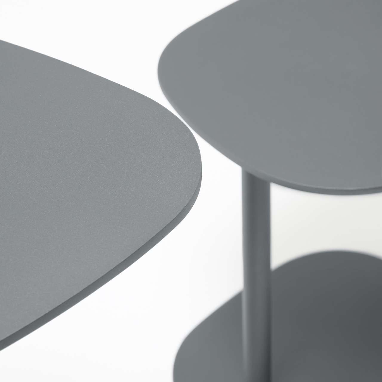 Aikana small table cm 40 x 38 x h 63