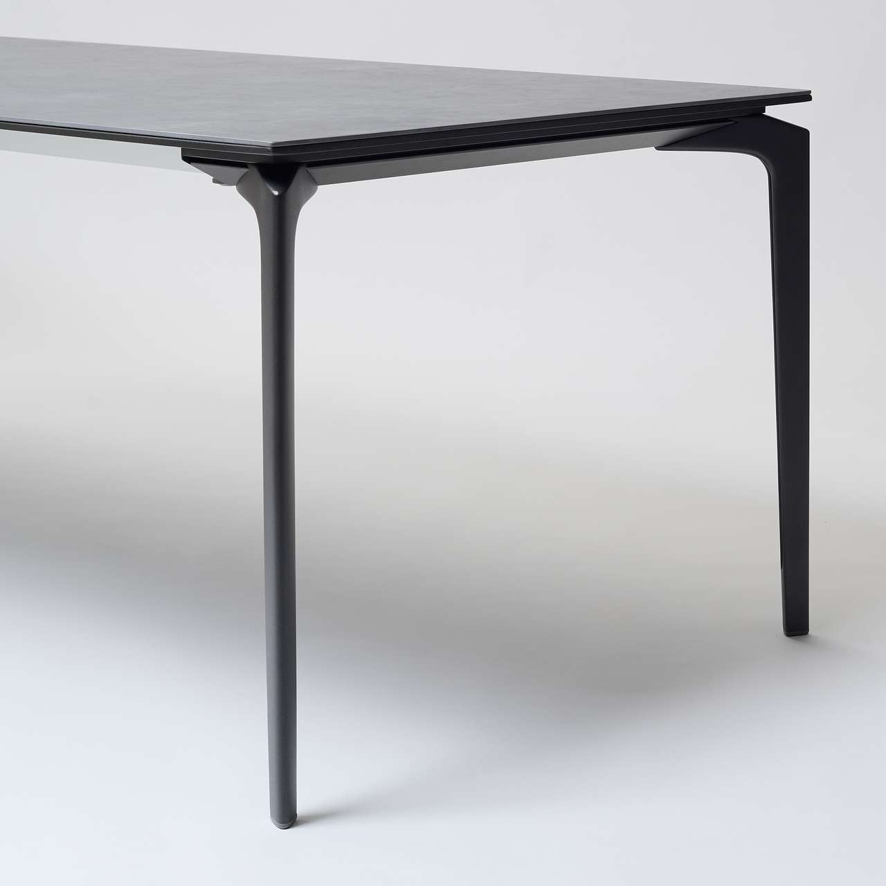 AllSize extendible rectangular table with top and extension