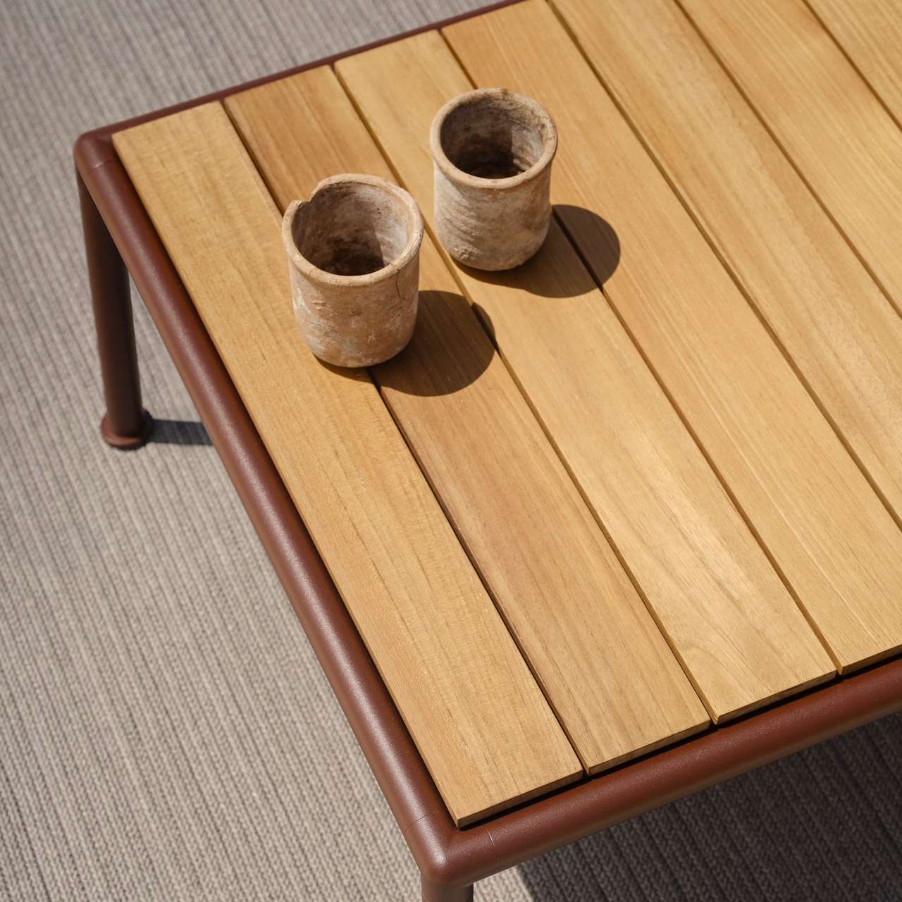 Tavolino con piano in Teak