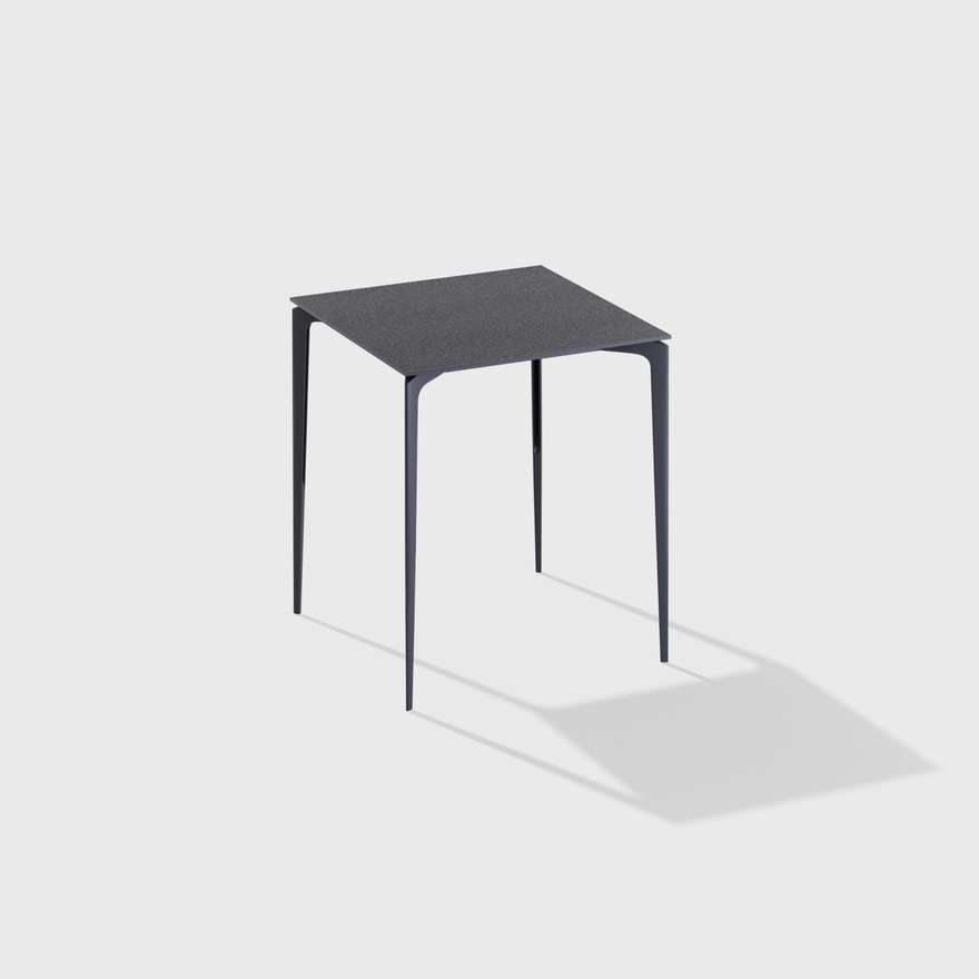 AllSize | Tavolo alto quadrato con piano in alluminio puntinato