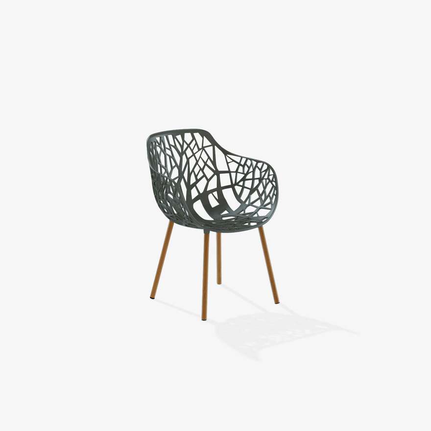 Forest | Poltroncina con gambe rivestite in Iroko