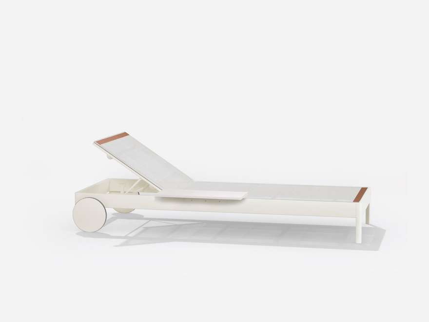 Solaris | Sunlounger with castors and small table