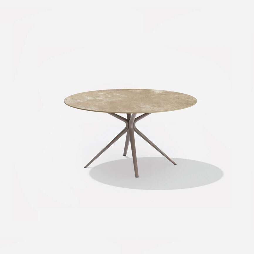 Moai | Round table with top in porcelain stoneware