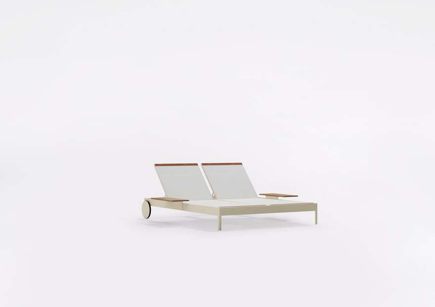 Solaris | Double sunlounger with castors and small table on the right and on the left
